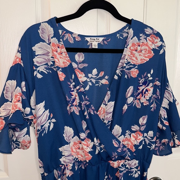 Gorgeous Floral Peplum Blouse with Sash - Picture 3 of 13